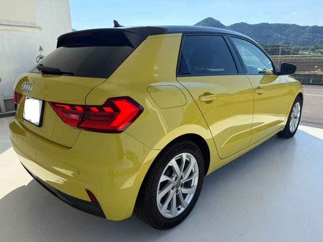 
								AUDI A1 SPORTBACK full									