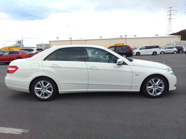 
								MERCEDES BENZ E-CLASS full									