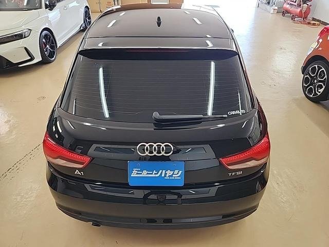 
								AUDI A1 SPORTBACK full									