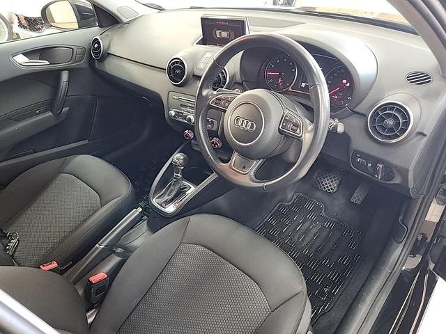 
								AUDI A1 SPORTBACK full									