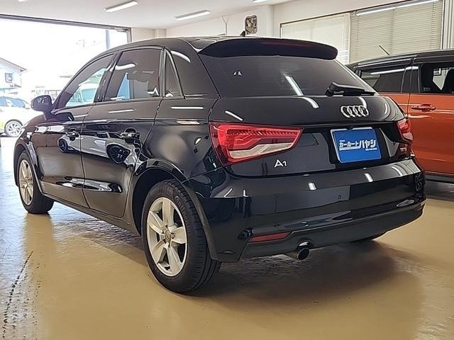 
								AUDI A1 SPORTBACK full									