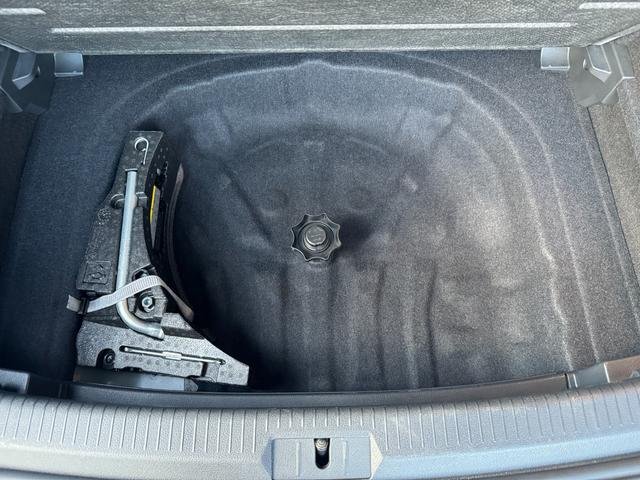 
								VOLKSWAGEN GOLF full									