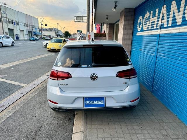 
								VOLKSWAGEN GOLF full									
