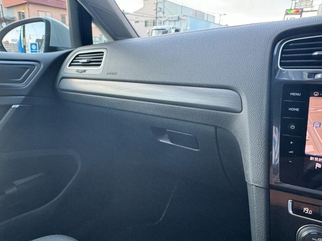 
								VOLKSWAGEN GOLF full									