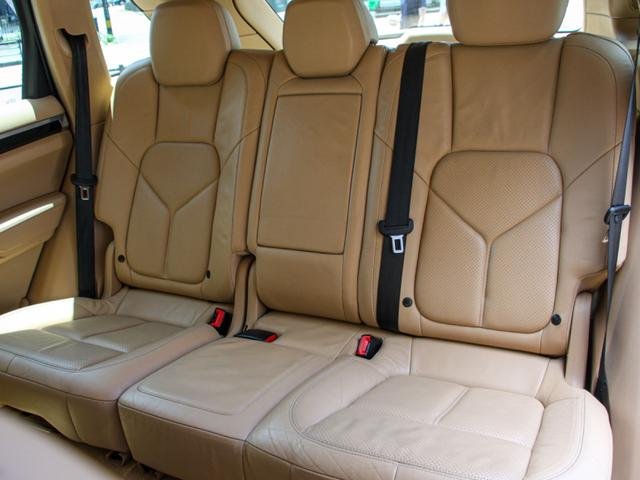 
								PORSCHE CAYENNE full									