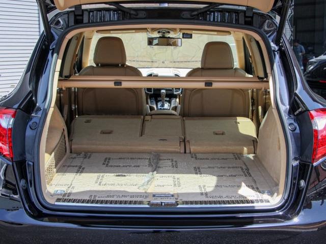 
								PORSCHE CAYENNE full									