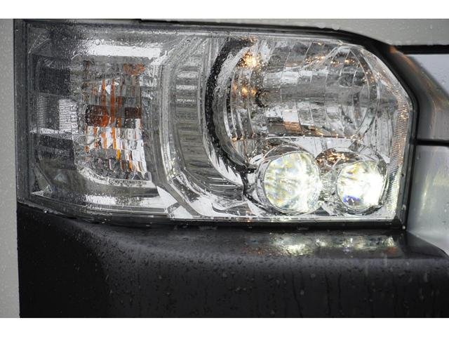 
								TOYOTA HIACE COMMUTER full									