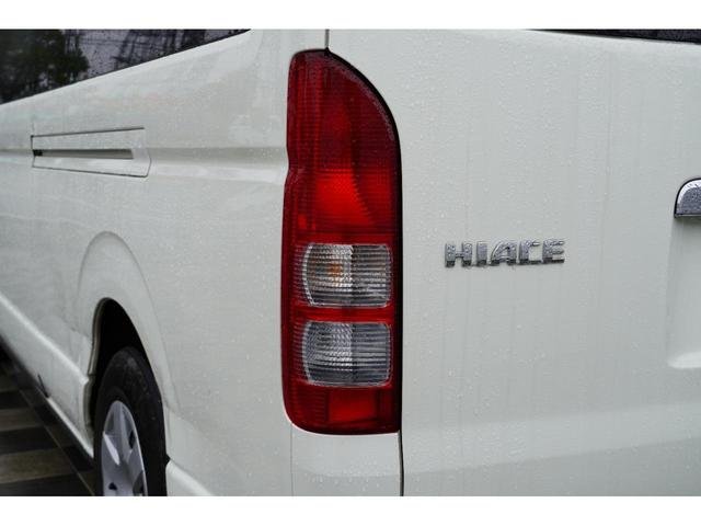
								TOYOTA HIACE COMMUTER full									